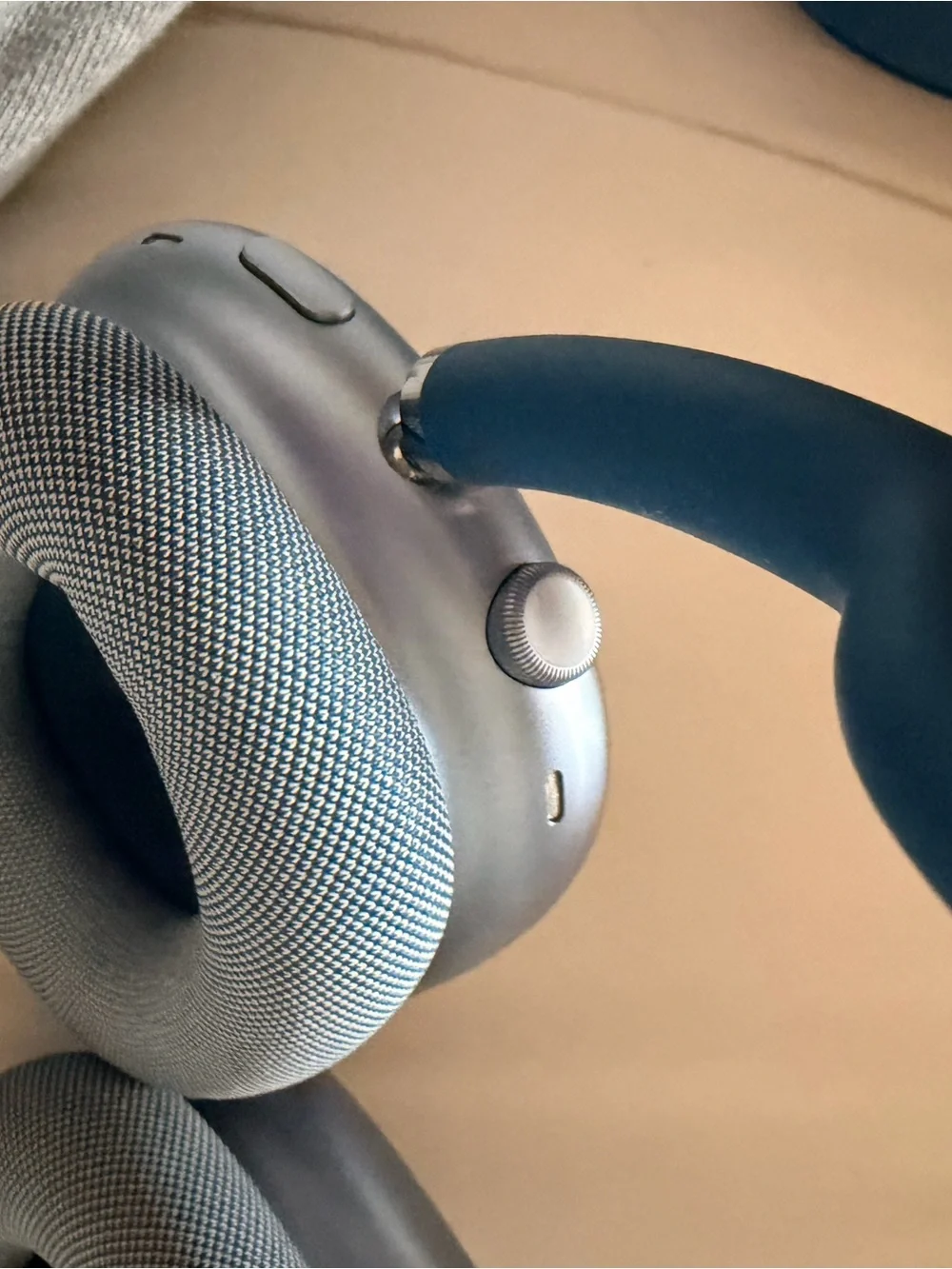 Apple AirPods Max - Sky Blue and Silver